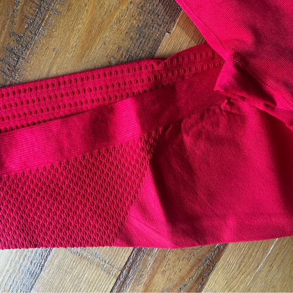 NWT Fabletics Leggings - Picture 3 of 3